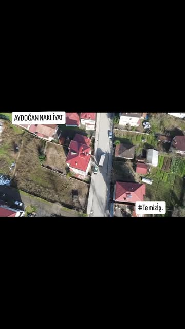 Samsun'daki konutlar ve sokakların yüksek açıdan görünümü; şehirler arası nakliyat öncesi taşınma adresini tanıtan Aydoğan Nakliyat Reels karesi.